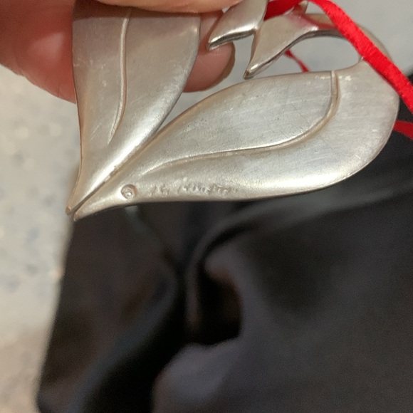 Kenneth Kantro Signed Chanson D'Amour (2")  Swan Pewter Heart Shape Ornament - Picture 8 of 8